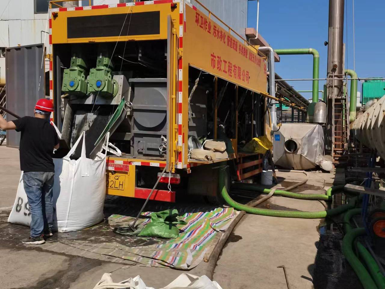 马边淤泥压干处理